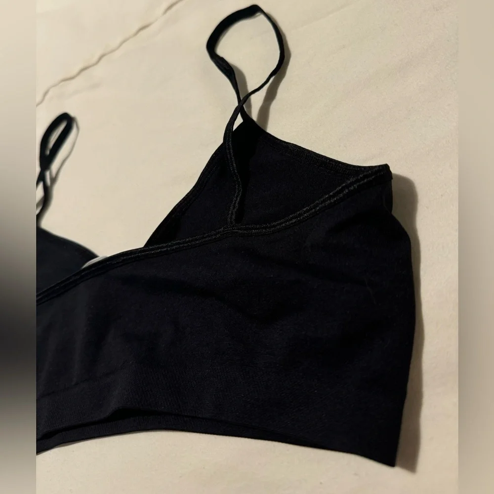 Hanro Black Bandeau - Picture 8 of 9